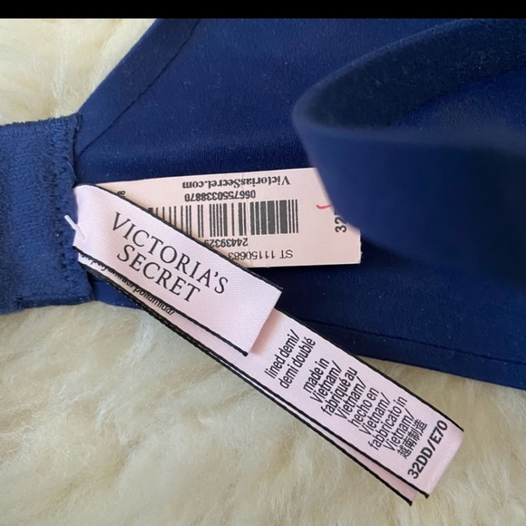 BNWT VS Incredible Lightly lined Demi bra 32DD BNWT - Picture 2 of 3